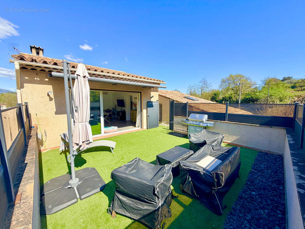 Appartement à PEGOMAS