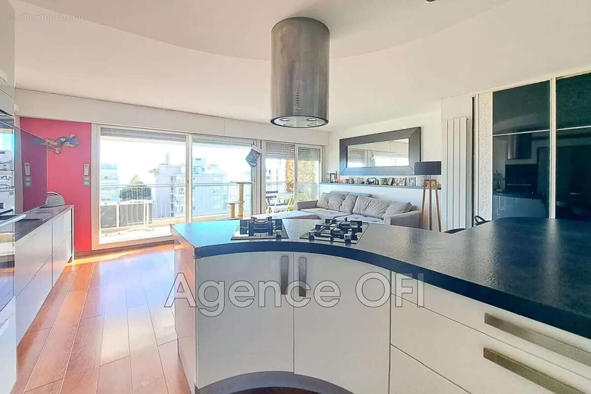 Appartement à VALLAURIS