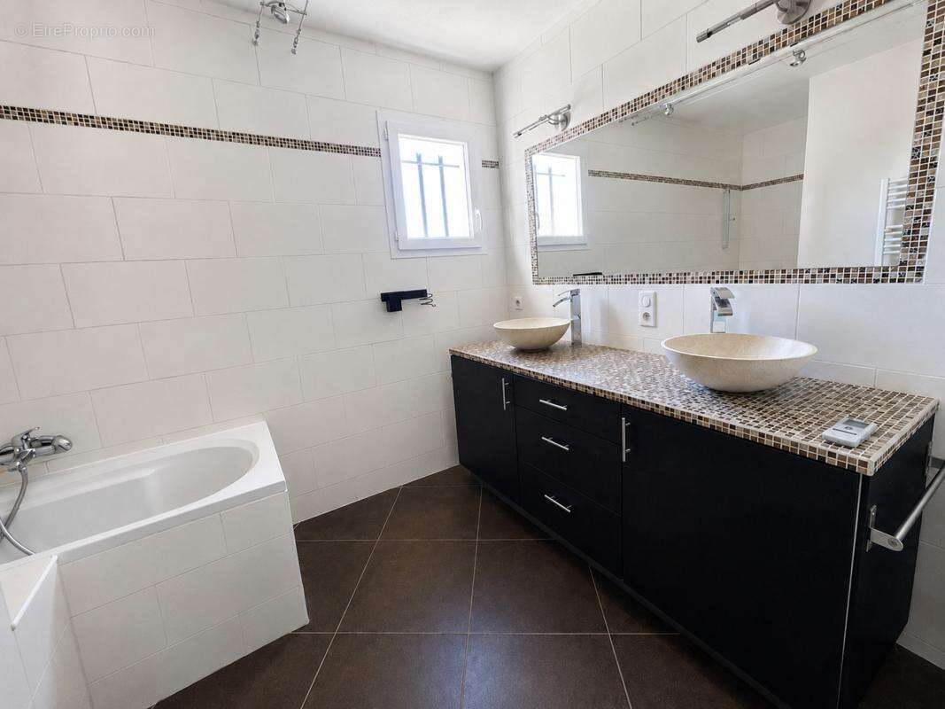 Maison 4 pièces 120 m² à vendre à La Seyne-Sur-Mer (83500) - photo 15