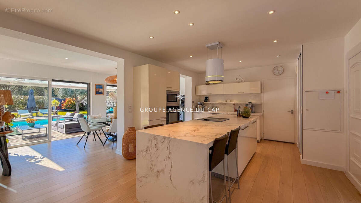 Maison à LES ISSAMBRES