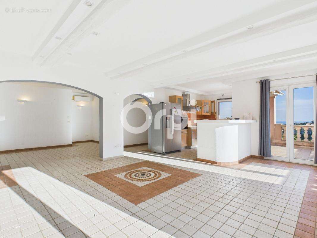 Maison à MANDELIEU-LA-NAPOULE