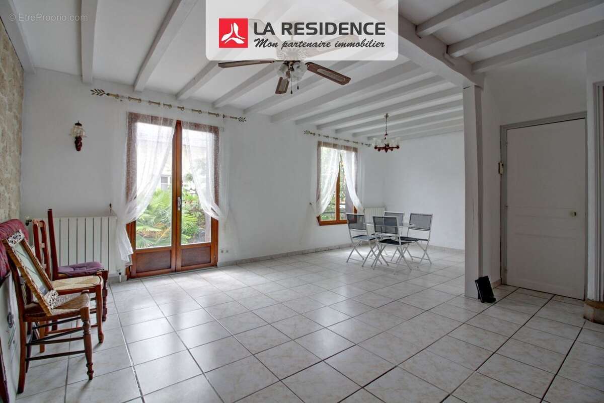 Maison à LES MUREAUX