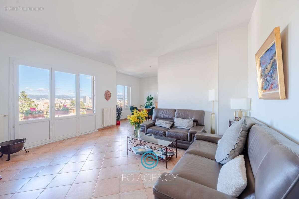 Appartement à MARSEILLE-8E