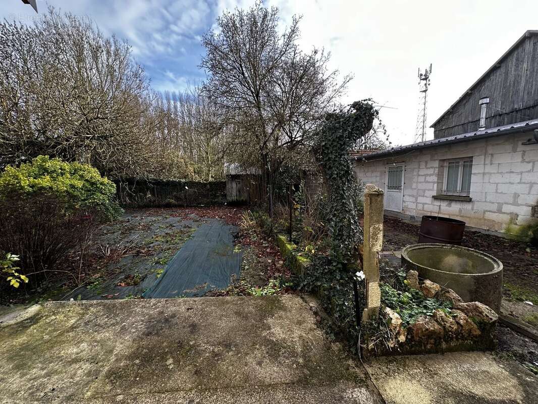 Maison à SAVIGNE-SUR-LATHAN