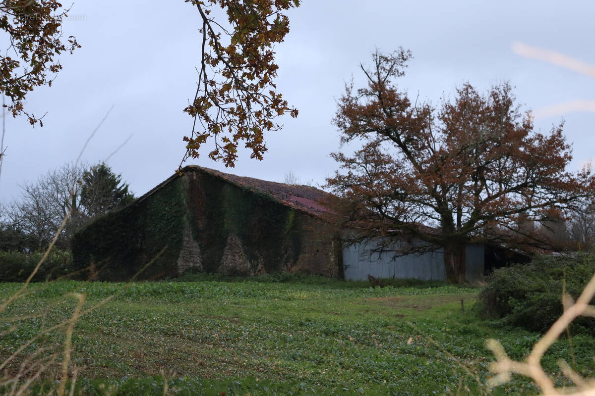Autre à MAISONNAIS-SUR-TARDOIRE