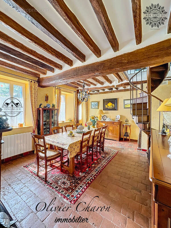 Maison à JOIGNY