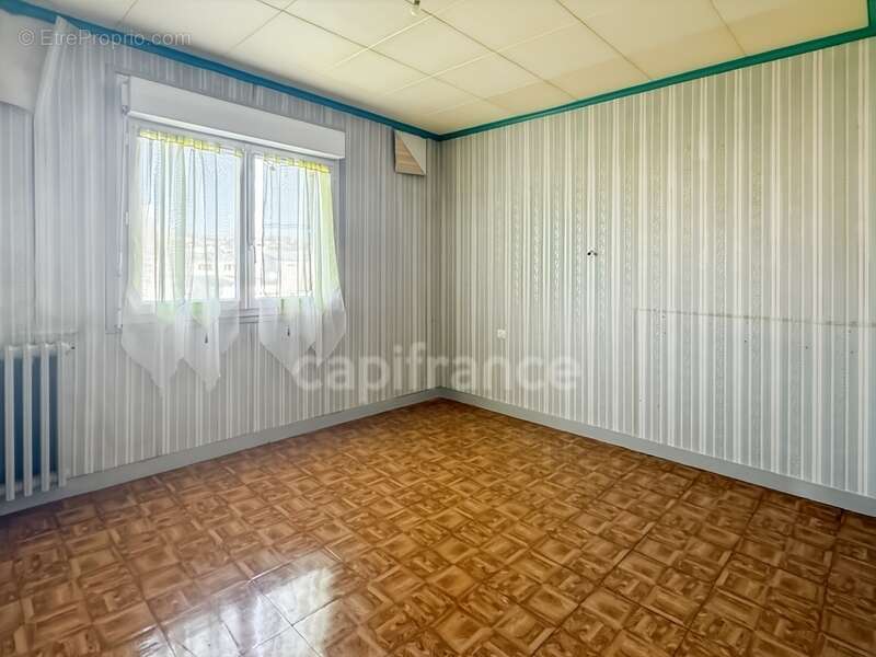 Maison à LE RELECQ-KERHUON