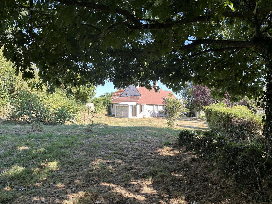 Maison à MONTGIVRAY