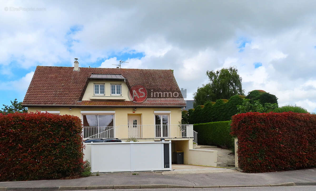 Maison à GREGES
