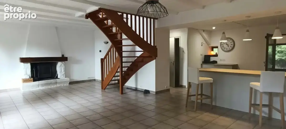 Maison en pierre avec garage - photo 3