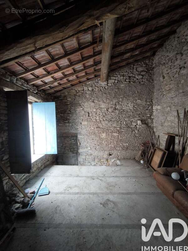 Maison 56 m² à Sigonce  - photo 6