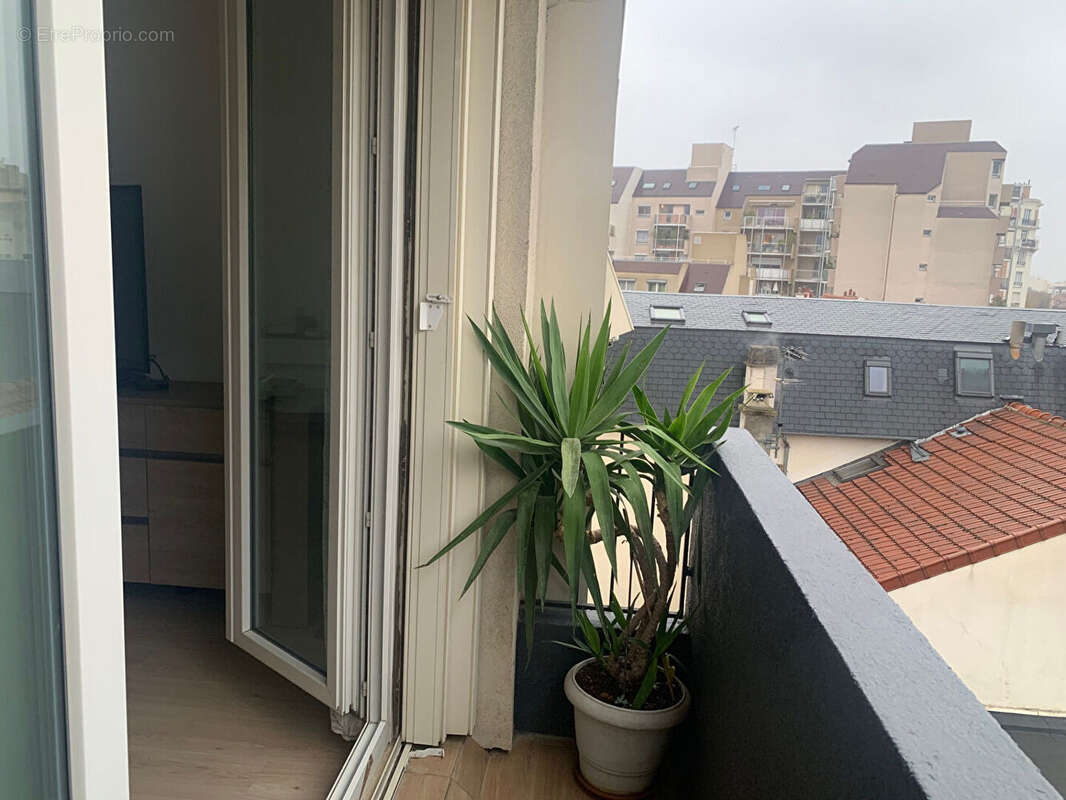 Appartement à COURBEVOIE