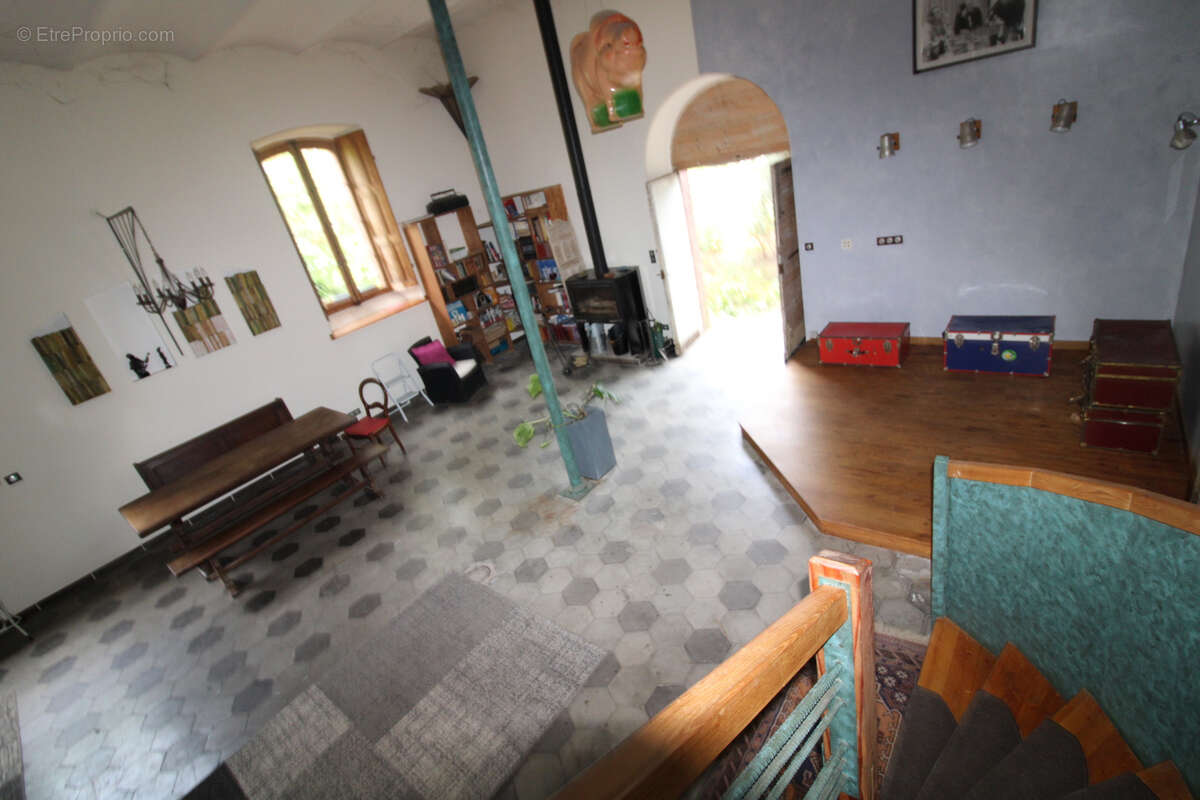 Maison de caractere d'un volume 333 m2  + dependance 86 m2. - photo 49