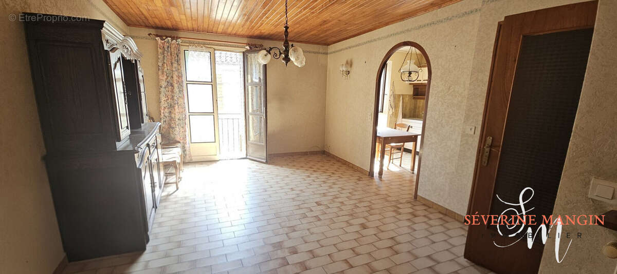 Maison à PONTAIX