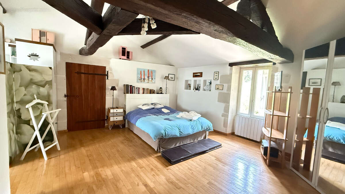 Maison à VOUILLE