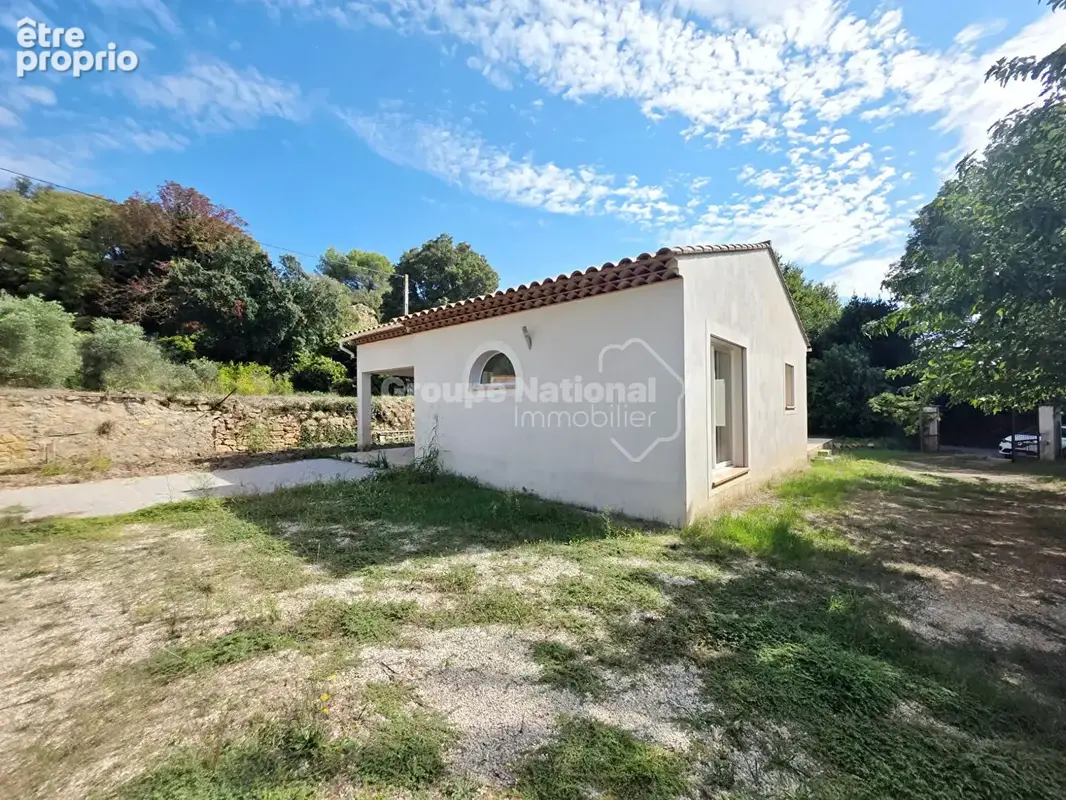 Maison de plain-pied T4 -116 m² -Terrain 3166 m² - Cadre verdoyant et sans vis-à-vis - photo 3