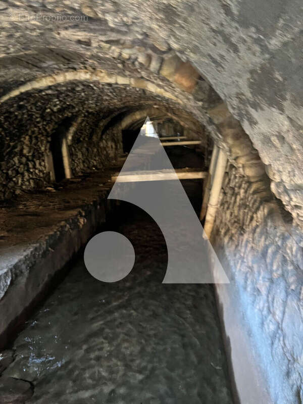 Commerce à VALS-LES-BAINS