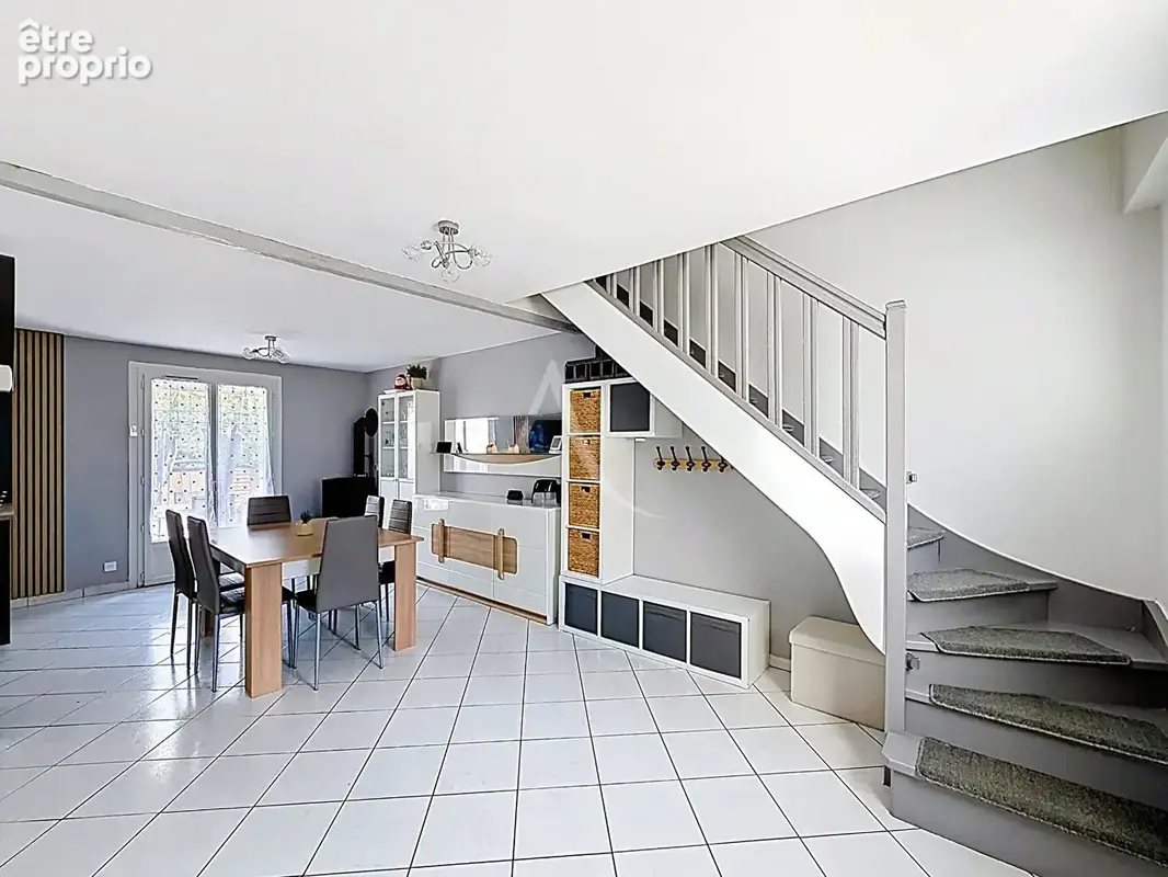 Maison Nanteuil-lès-meaux - 4 chambres - jardin de 530 m2 - Plusieurs stationnements - photo 4