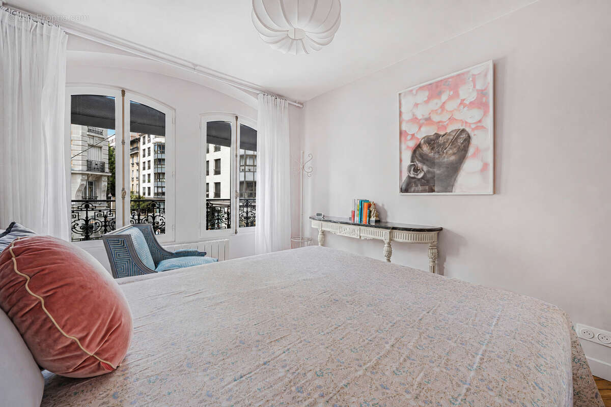 Appartement à PARIS-14E