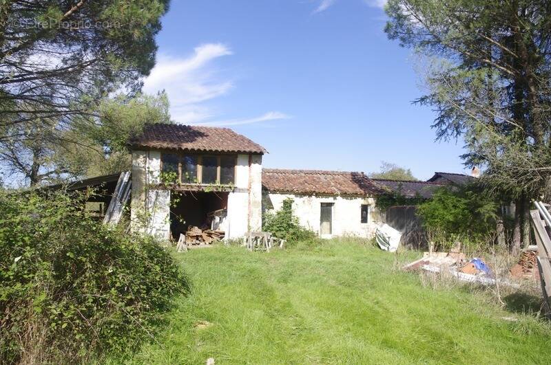 Maison à SAINT-JEAN-POUTGE