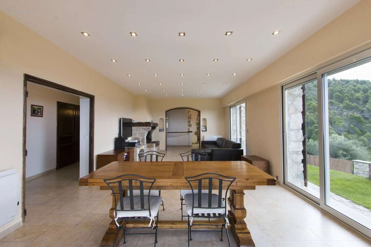 Maison à TOURRETTE-LEVENS