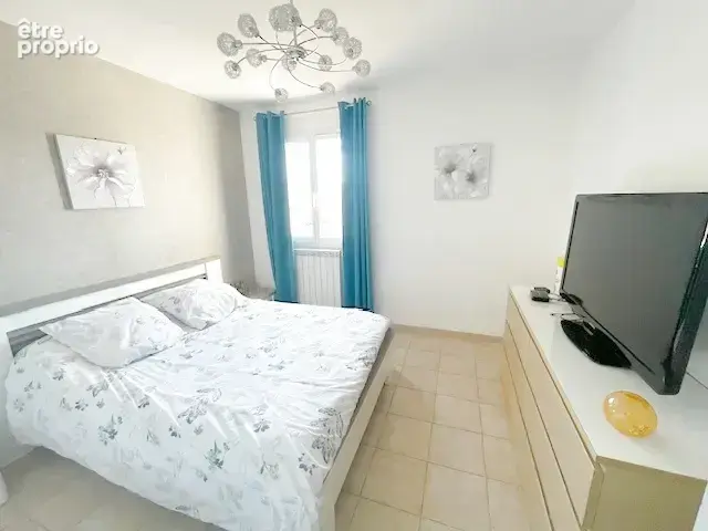 Rare à Saint Cyr sur Mer  à 5 mn des plages ,  Maison avec 3 chambres et piscine  !!! - photo 8