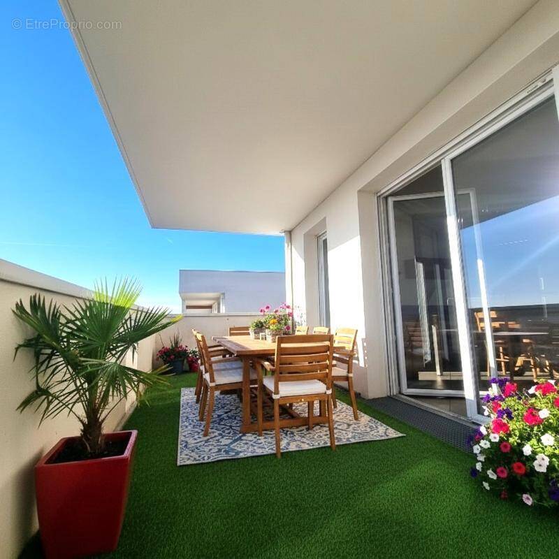 Appartement à BEAUZELLE