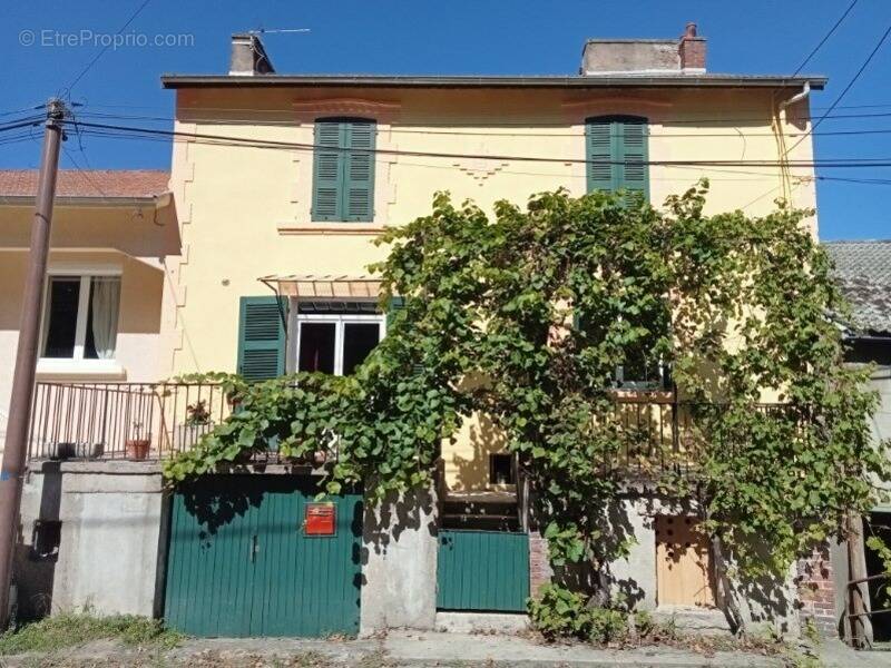 Maison à DECAZEVILLE