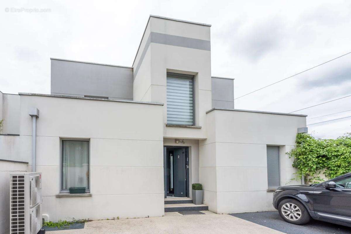 Maison à CHAMPIGNY-SUR-MARNE