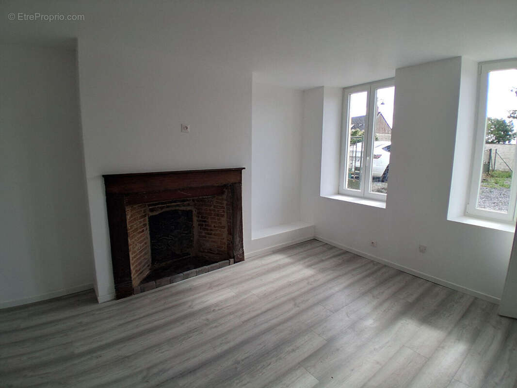 Maison à MONTIGNY-LE-FRANC