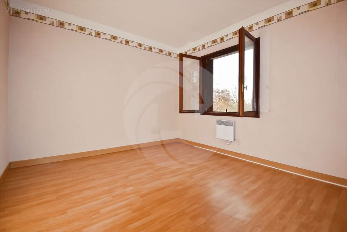 Maison à SAINT-ETIENNE-DE-TULMONT