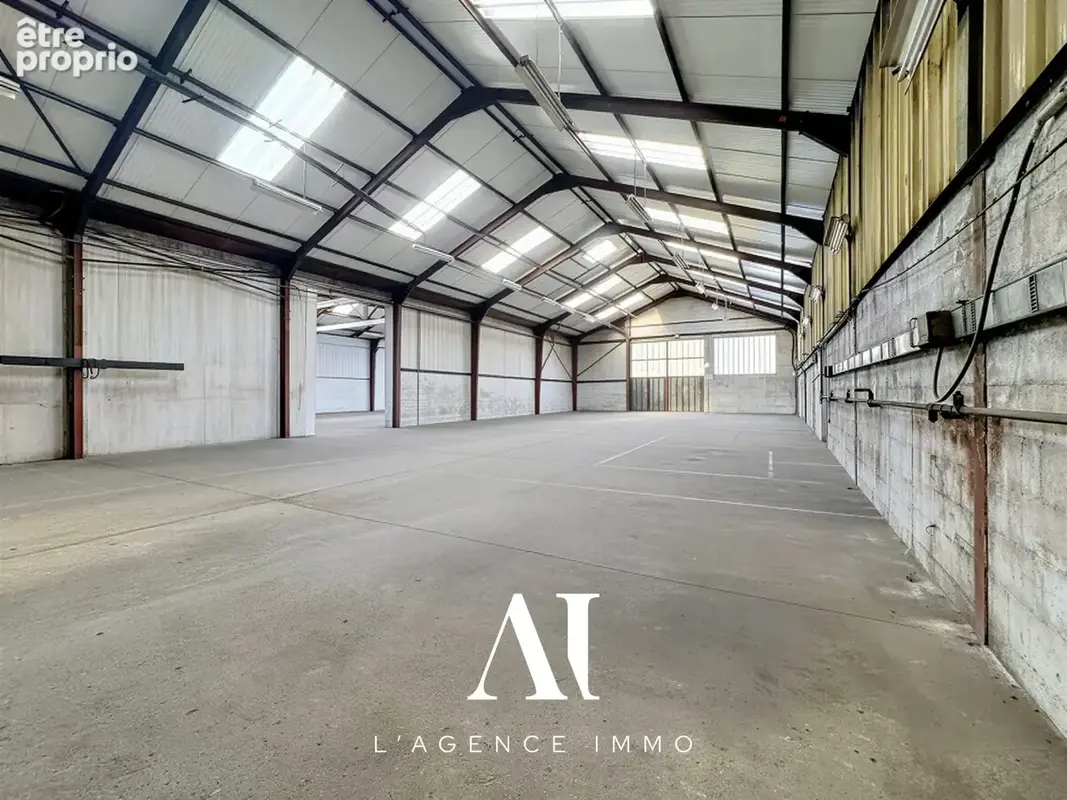 Commerce 2 405 m² à vendre à Marboz (01851) - photo 4