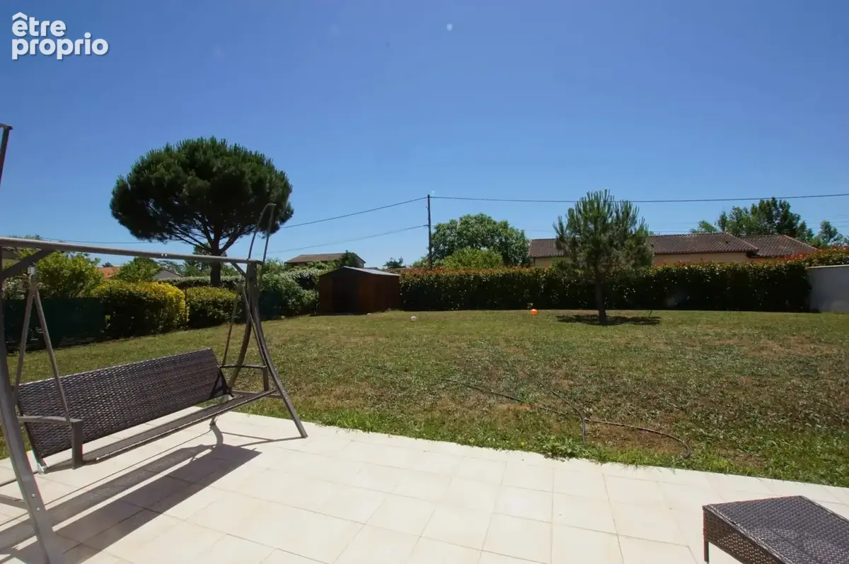 Maison 142 m² à La Salvetat-Saint-Gilles  - photo 4