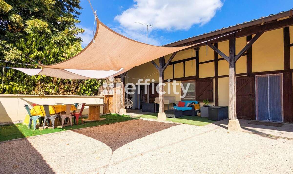 Maison 138 m² à Pont-De-Vaux  - photo 4