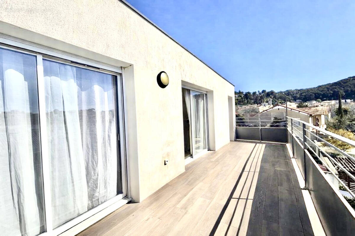 Appartement à CHATEAURENARD