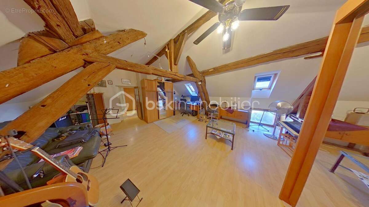 Corps de ferme de 179 m² avec une grande de grange  150 m² sur 1624 m² de terrain - photo 23