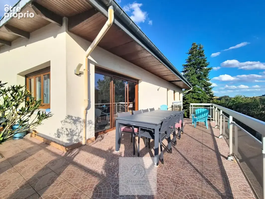 Maison 200 m² à Lay-Saint-Christophe  - photo 2