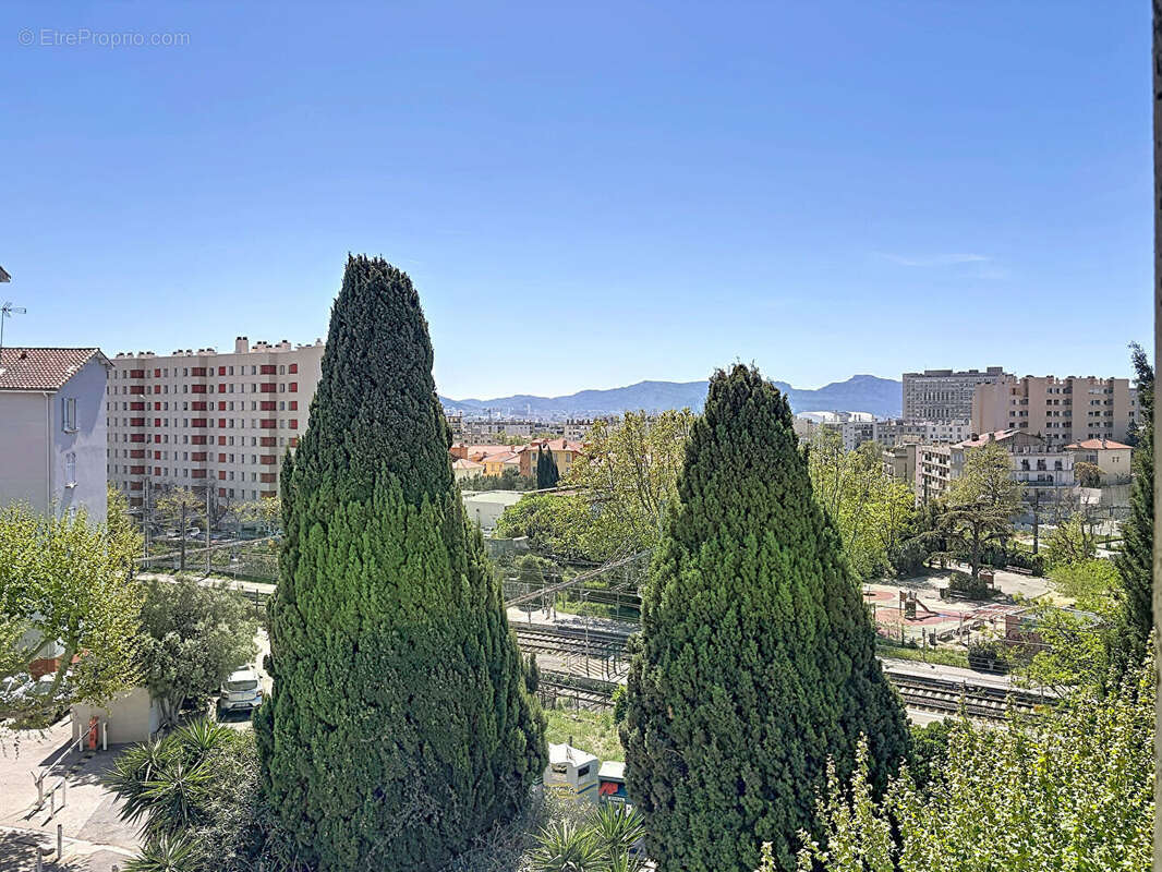 Appartement à MARSEILLE-4E