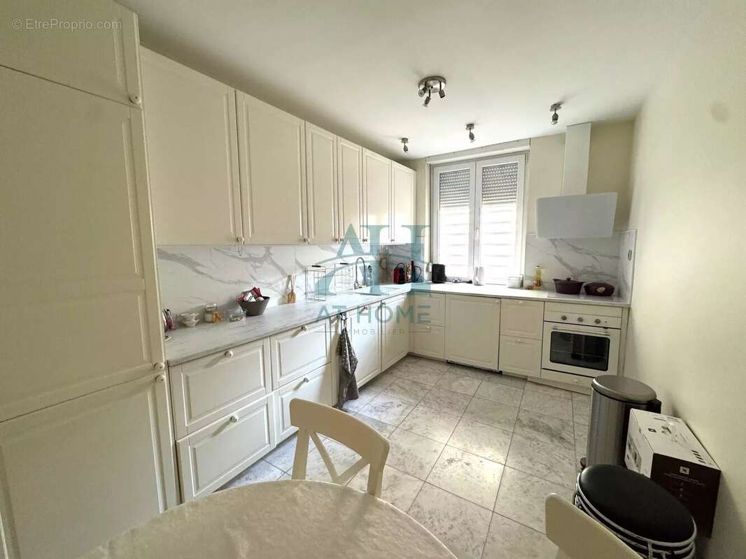 Appartement à PARIS-10E