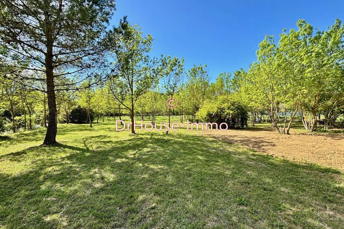 Maison à VILLEMOUSTAUSSOU