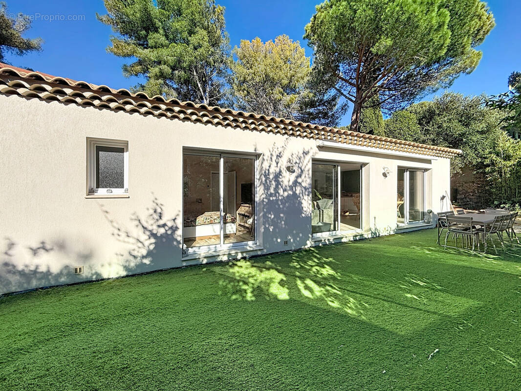 Maison à SIX-FOURS-LES-PLAGES
