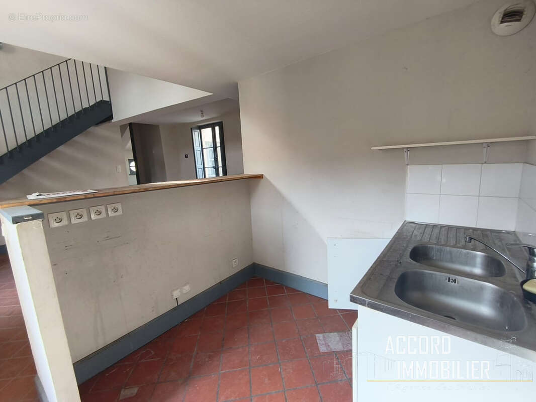 Duplex- 58.37m2- beziers rue pietonne - photo 2