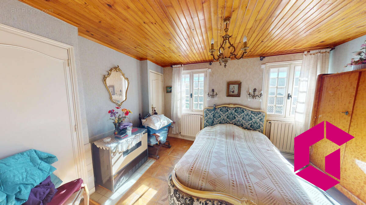 Maison à SAINT-PIERRE-DU-CHAMP