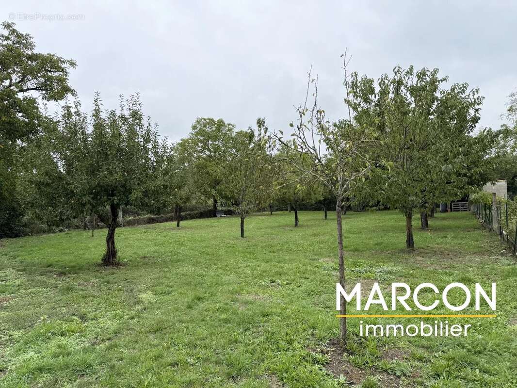 Maison à LE BOURG-D'HEM