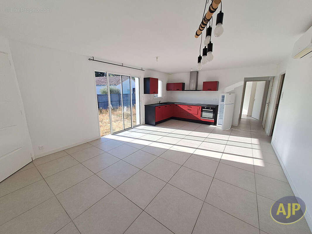 CHALLANS - Maison 2 chambres - photo 3