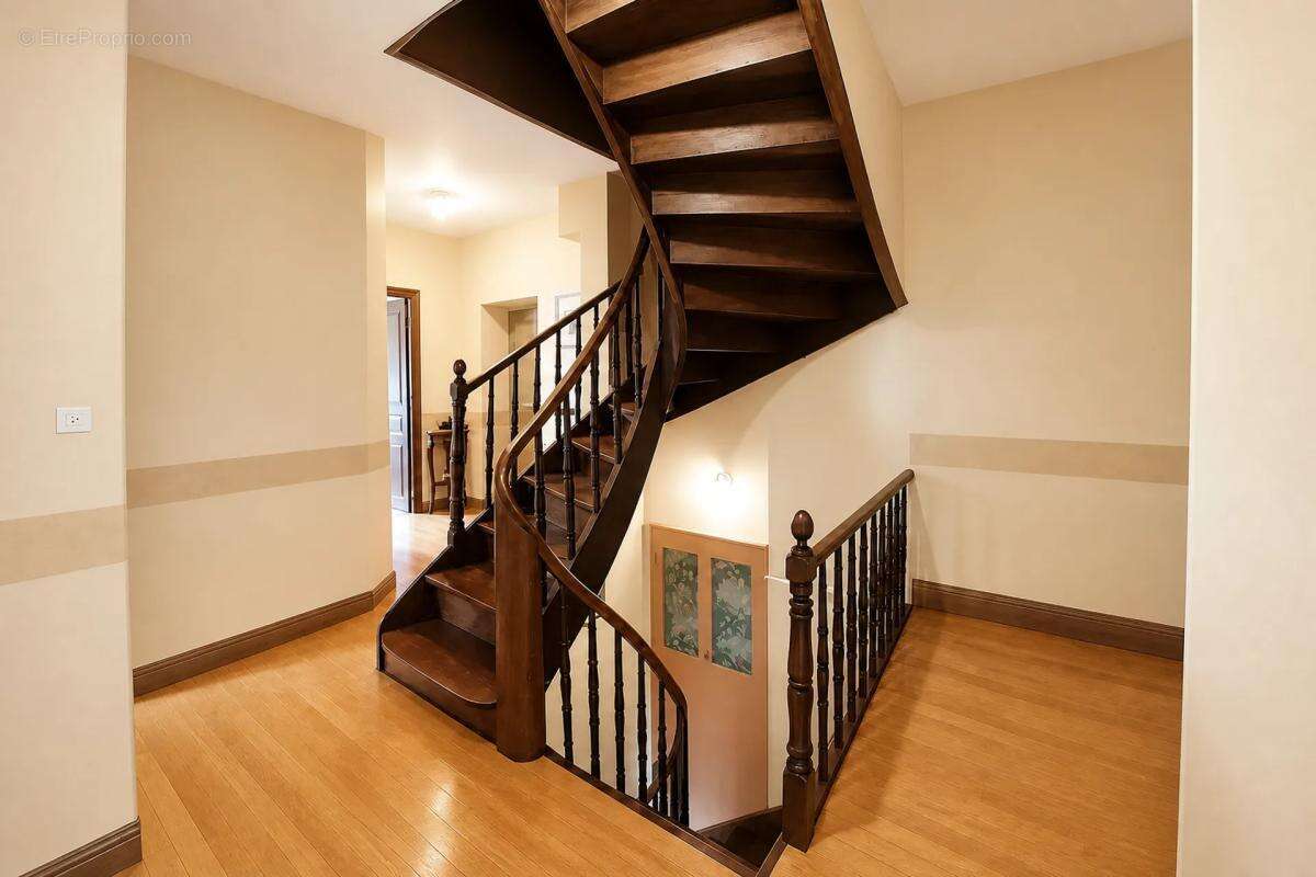 Spacieuse maison de 8 pièces à Murat-sur-Vèbre - photo 11