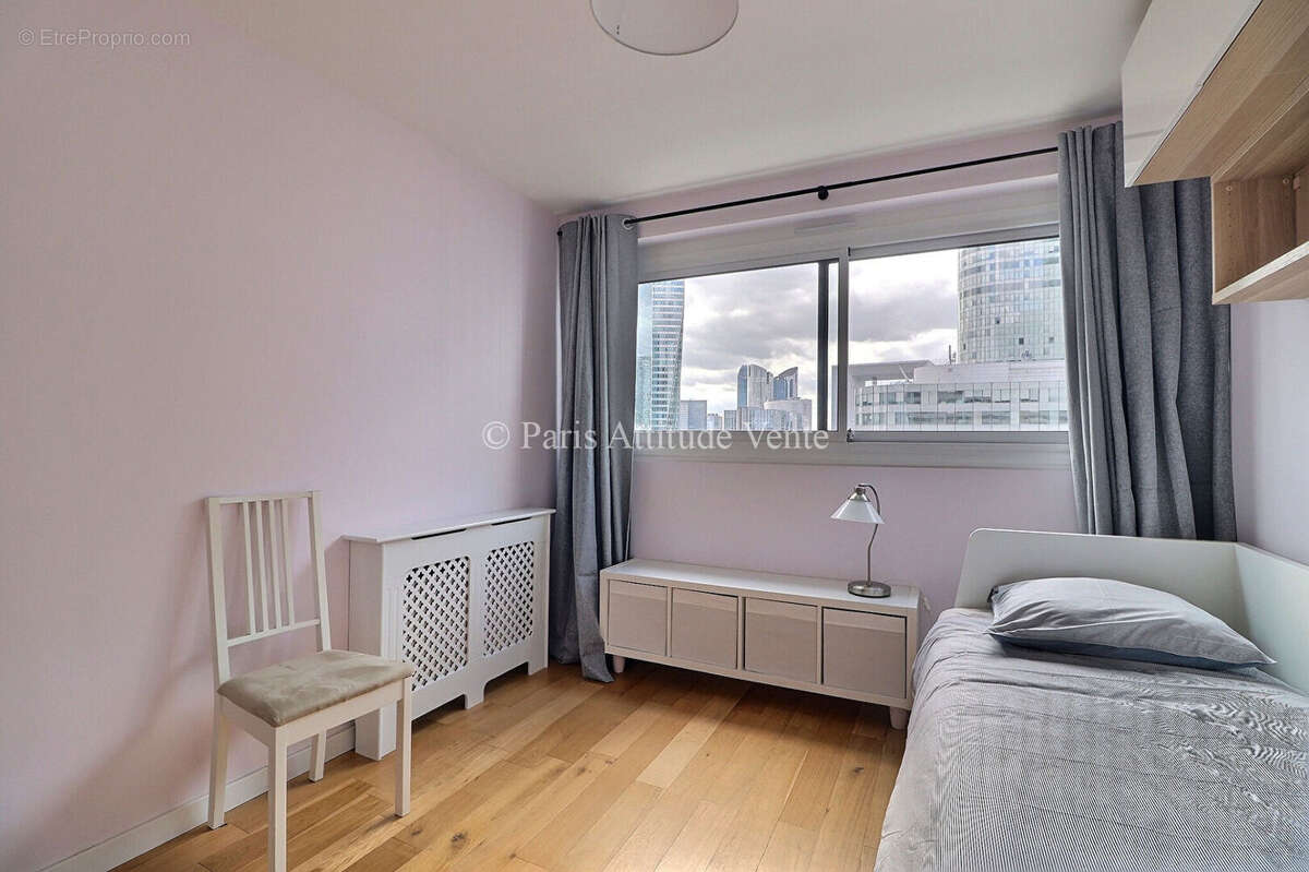 Appartement à COURBEVOIE