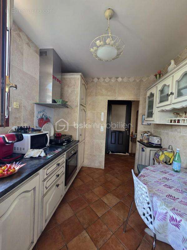 Vianne-maison de village avec jardin- 3 chambres- garage et pieces annexes - photo 8