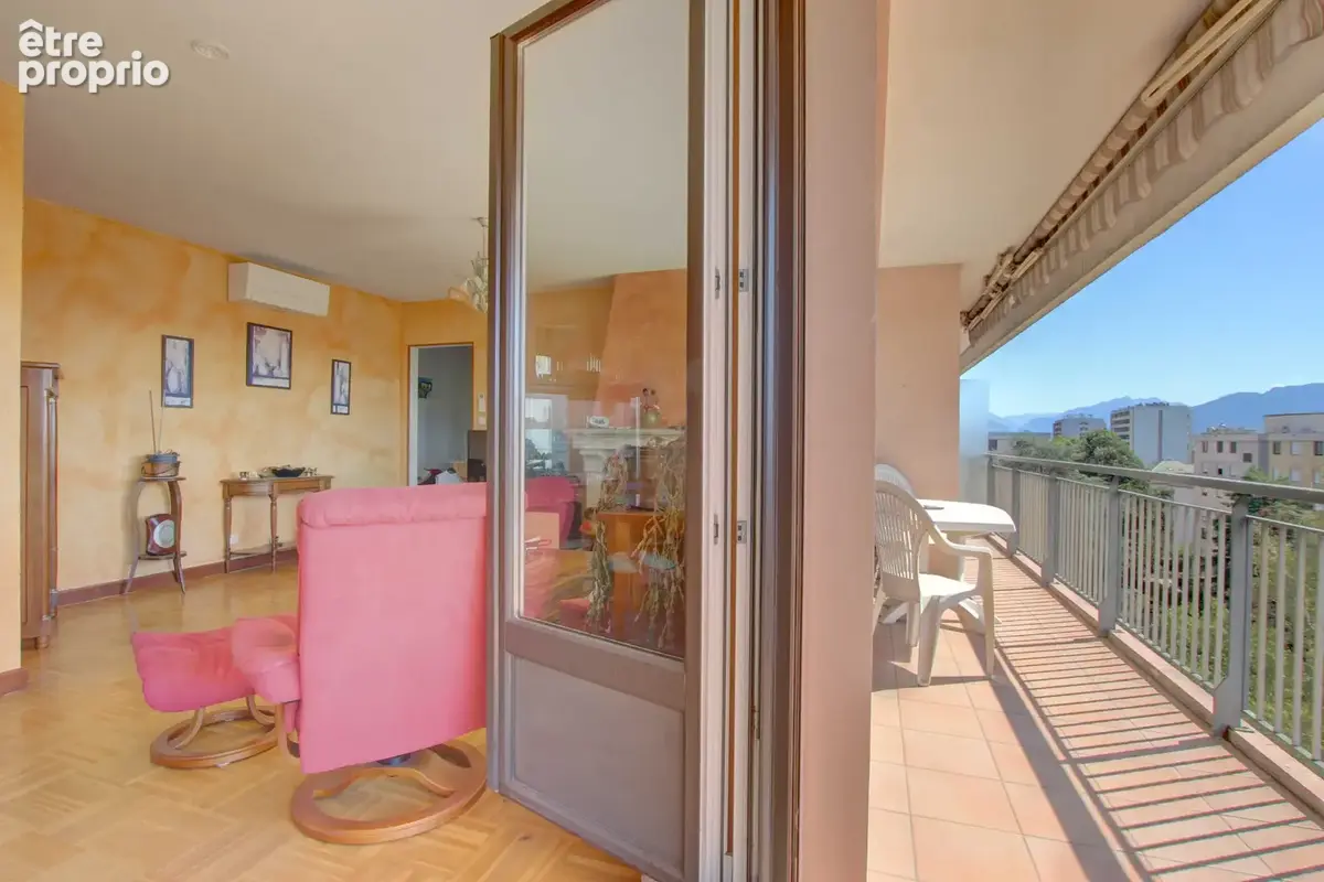 Annecy Appartement type 5 100.50 m2 dernier étage avec terrasse 148 m2 - photo 9