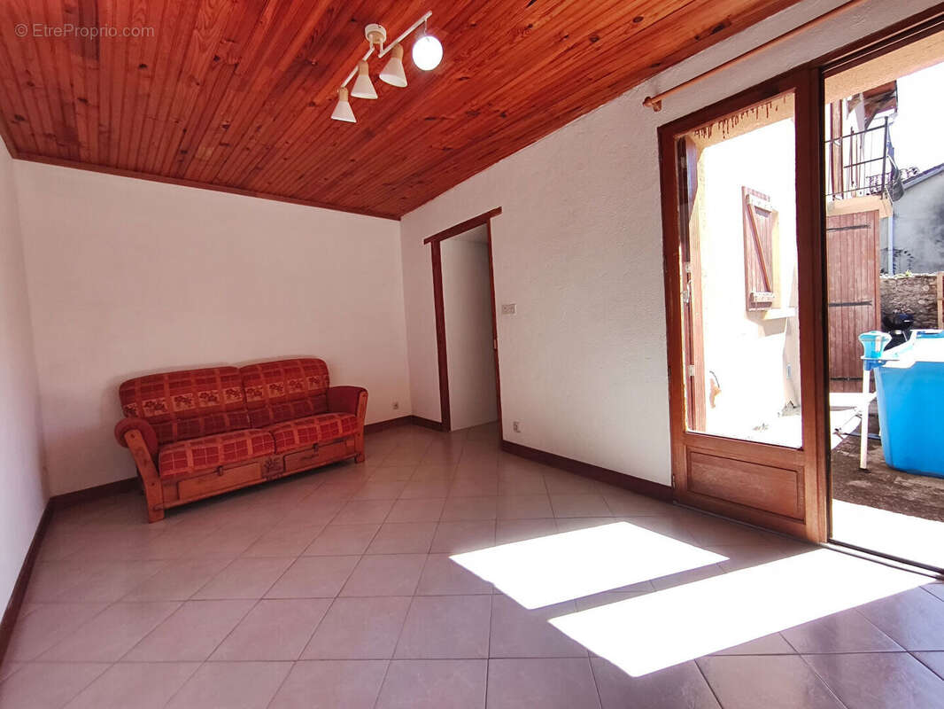 Maison à PRAT-BONREPAUX